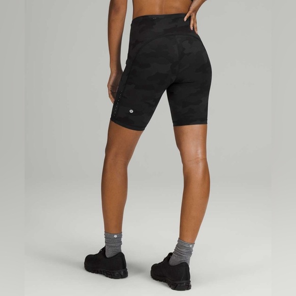 Lululemon Swift Speed High-Rise Short 8" in Heritage 365 Camo Deep Coal Size 2 - Picture 1 of 8